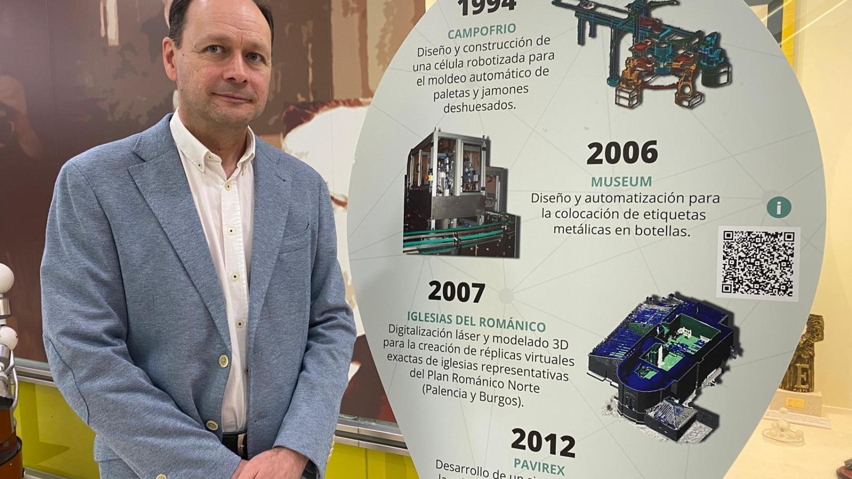 El director del área de Patrimonio de CARTIF, Pedro Martín Lerones, junto a alguno de los hitos más significativos del centro tecnológico