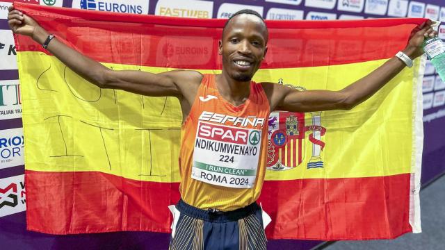 Thierry Ndikumwenayo, tras ganar el bronce europeo en los 10.000 metros