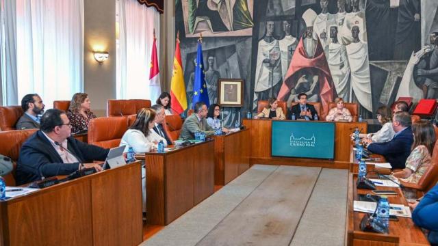 Sesión plenaria de este jueves en la Diputación de Ciudad Real. Foto: Diputación.