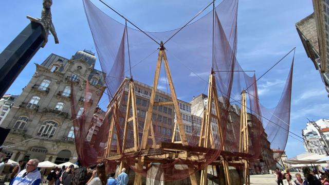 El pabellón temporal del festival TAC! en la Puerta del Sol, en Vigo.