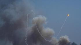 Un misil de Hezbolá interceptado por las fuerzas israelíes este jueves.