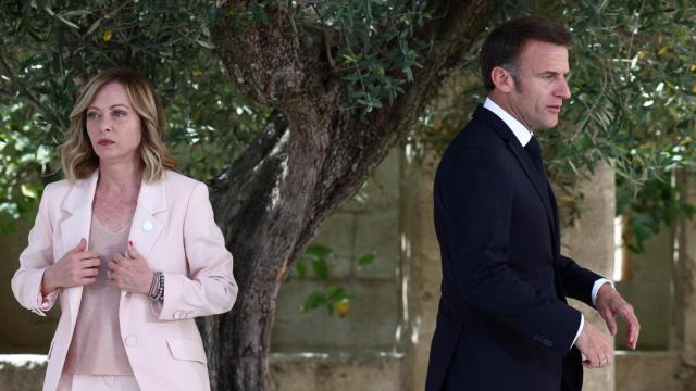 Emmanuel Macron y Giorgia Meloni en la cumbre del G7 en Italia.