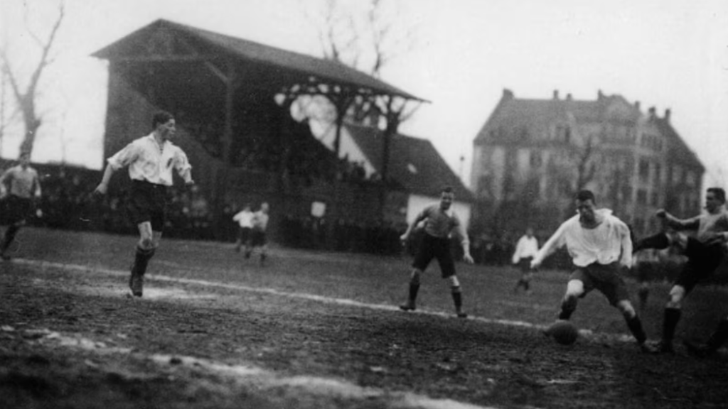 El primer estadio del Bayern de Múnich, el  Leopoldstrasse