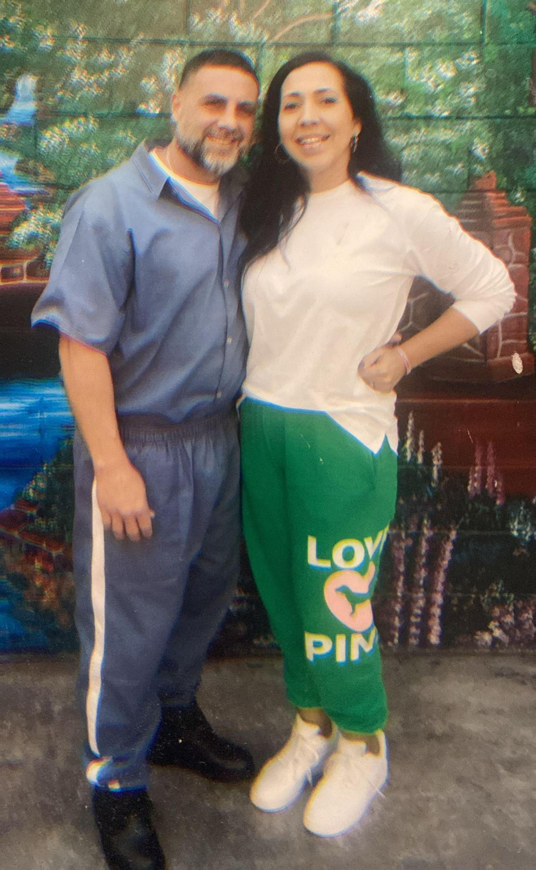 Tanya y Pablo en una imagen reciente de la actual cárcel, donde Pablo cumple cadena perpetua.