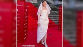 Inés Hernand en la alfombra roja de los Premios de la Moda Española