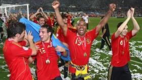 Marcos Senna, en la celebración de la Eurocopa 2008 ganada por España