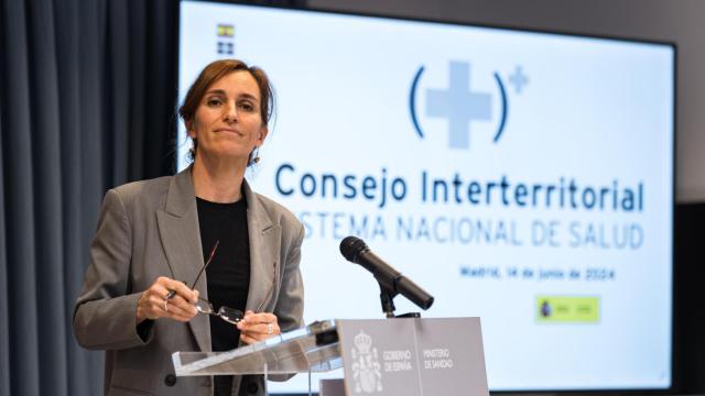 La ministra de Sanidad, Mónica García, en la rueda de prensa posterior al Consejo Interterritorial.
