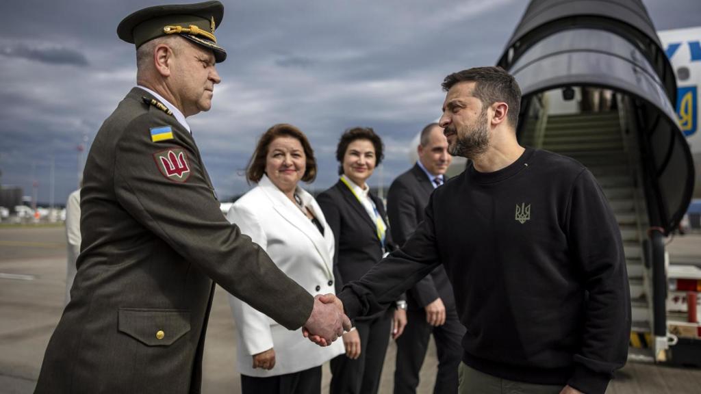 Zelenski llega a la ciudad suiza de Lucerna para una Cumbre de Paz impulsada por Kiev.