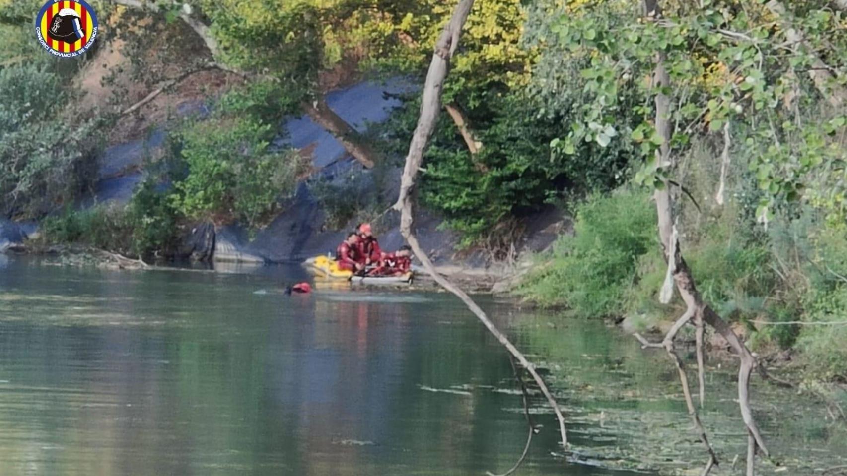 Los efectivos de rescate este viernes.