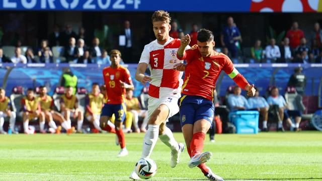 Momento en el que Morata define para marcar el primer gol de España ante Croacia.