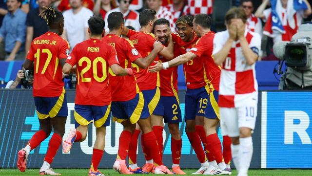 Los jugadores de la selección española celebran el gol de Carvajal frente a Croacia.