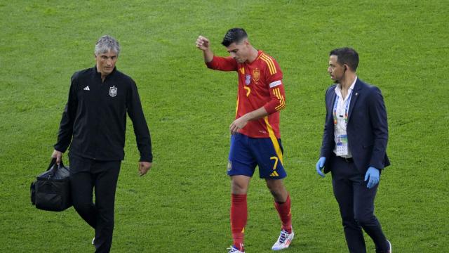 Morata se retira lesionado en el partido frente a Croacia en el debut de España en la Eurocopa.