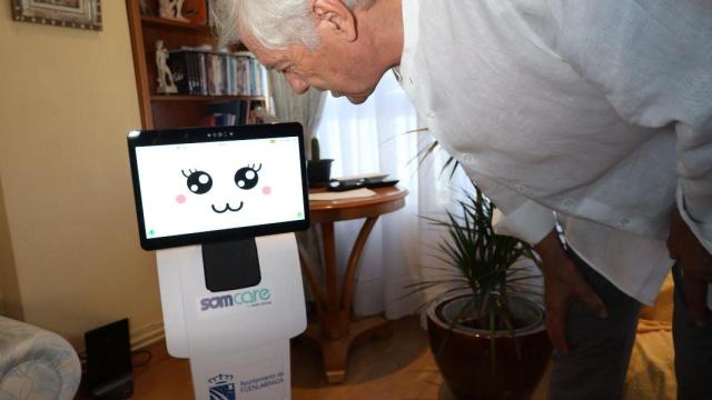 TEMI, el robot que acompaña a las personas mayores.