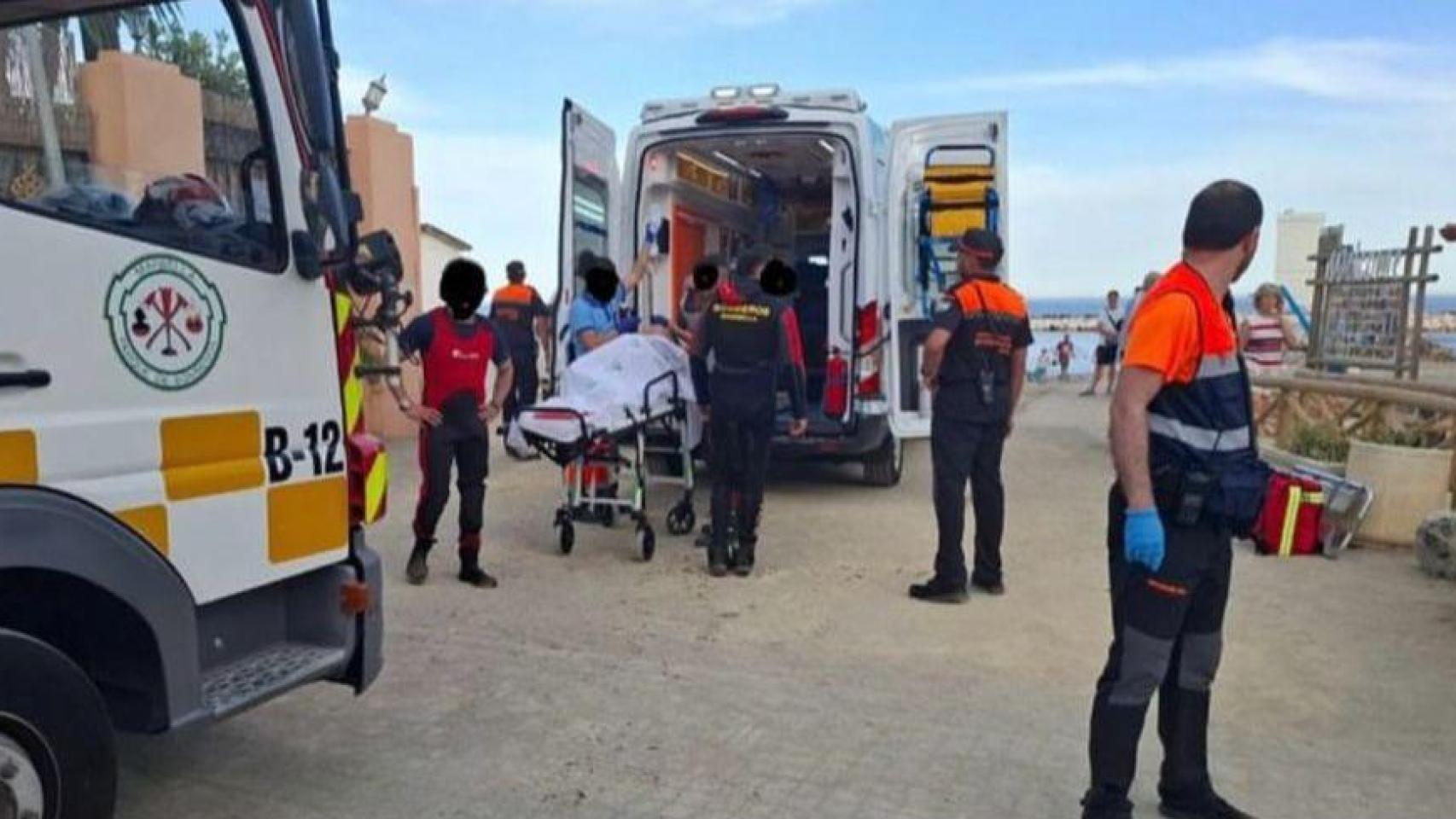 Una mujer de 34 años, herida grave tras el choque entre una moto de agua y una lancha en Marbella