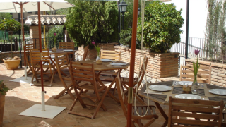 El pequeño pueblo de Granada con un restaurante reconocido por Michelin donde se come por 35 euros