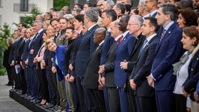 Los jefes de estado posan para una foto de grupo durante la Cumbre para la Paz en Ucrania, los días 15 y 16 de junio.