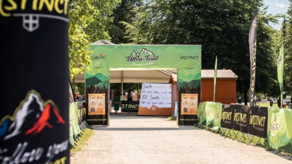 La salida del Ultra Trail du Haute Griffe.