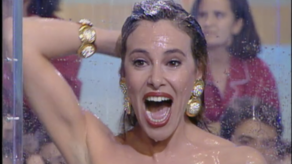 Momento ducha de Ana Obregón en el programa
