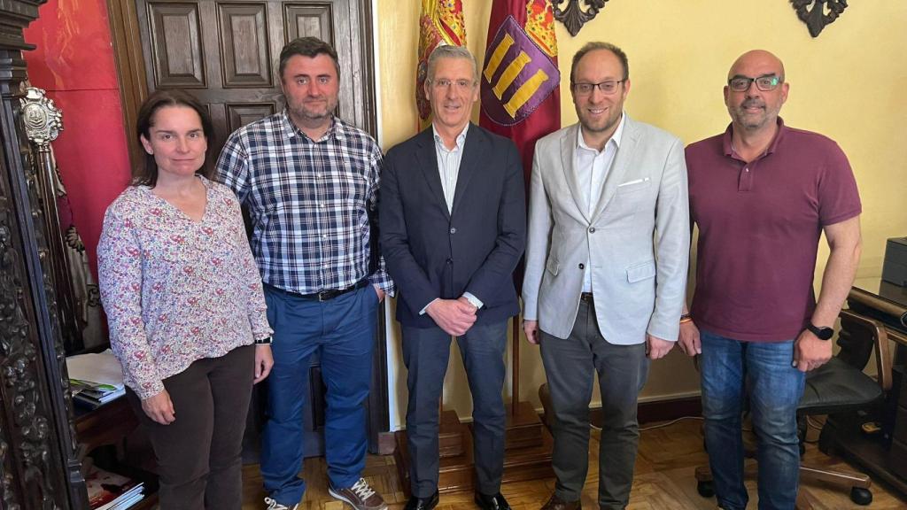 Reunión del Ayuntamiento de Ciudad Rodrigo con técnicos de Iberdrola