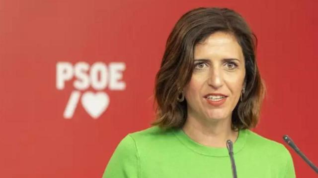 La portavoz del PSOE, Esther Peña, este lunes en una rueda de prensa en la sede nacional del partido en la calle Ferraz.