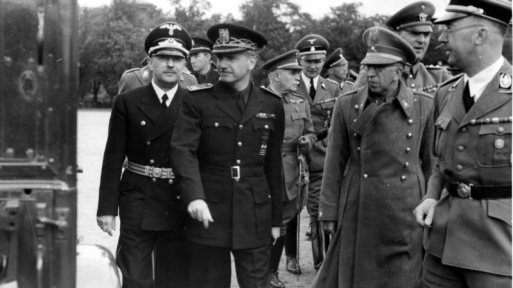 Visita a Berlín del ministro Ramón Serrano Suñer, acompañado del general Sagardía, siendo recibido por Himmler. Foto: Archivos Federales de Alemania