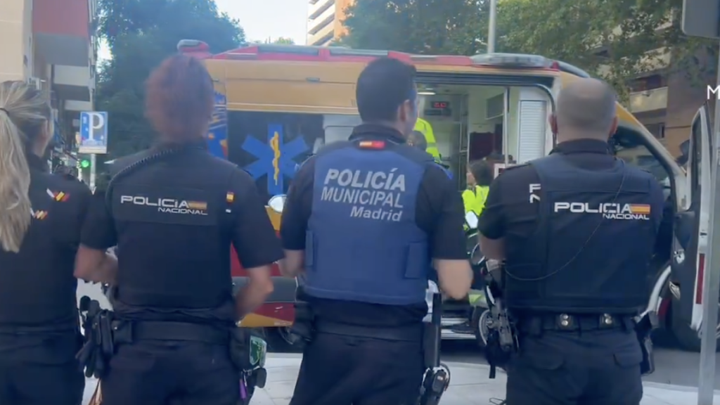 Agentes de la Policía Municipal y Nacional en Ciudad Lineal.