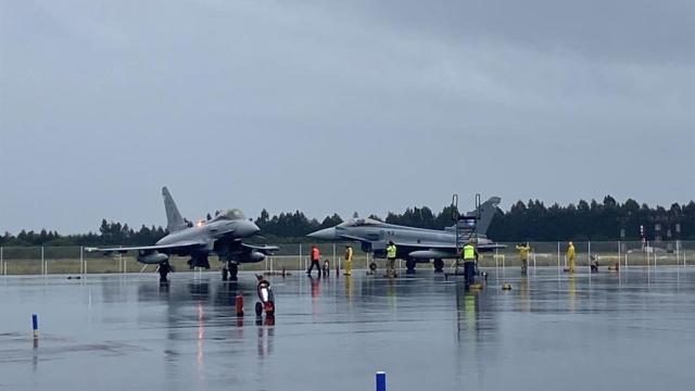 Dos de los Eurofighter en Lavacolla (Santiago).