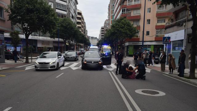 Herida grave una mujer en silla de ruedas tras ser atropellada en Vigo.