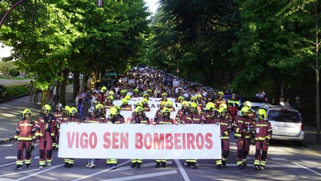 Protesta de los bomberos de Vigo el 1 de junio de 2024.