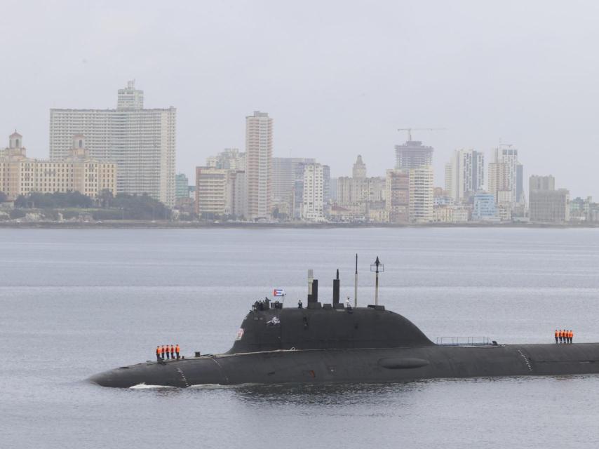 Un submarino perteneciente a la flotilla de la Marina de Guerra de Rusia, en la Habana (Cuba).