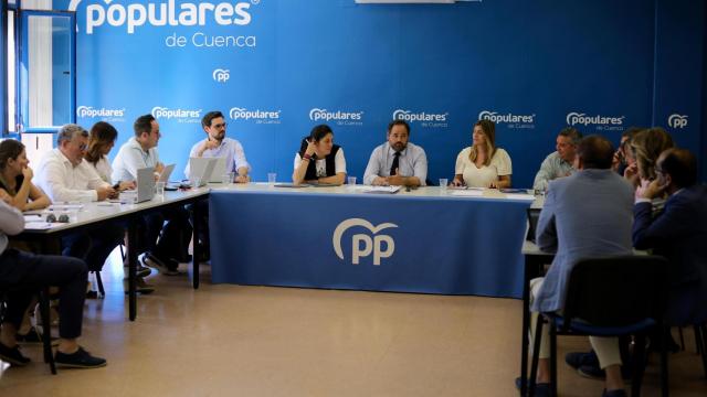 Beatriz Jiménez, junto a Paco Núñez en la Interparlamentaria itinerante que el PP ha celebrado en Cuenca.