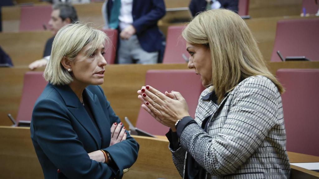 Elisa Núñez y Susana Camarero en una imagen de archivo en las Cortes Valencianas