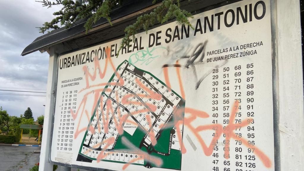 El cartel de la urbanización El Real de San Antonio.