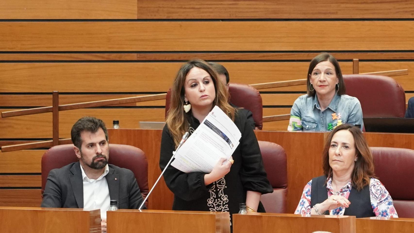 La procuradora socialista Patricia Gómez, durante el Pleno de las Cortes de Castilla y León