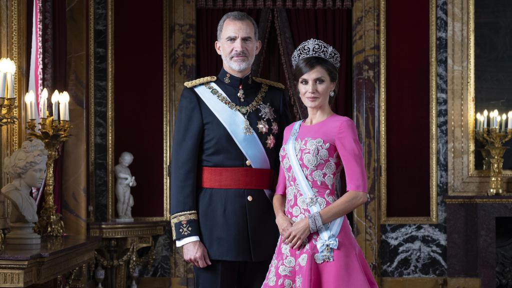 Los reyes de España, Felipe VI y Letizia, en el último retrato oficial, publicado en febrero de 2020.