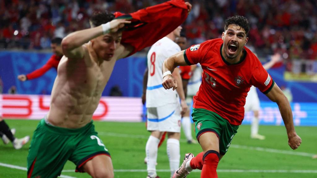 Conceiçao celebra el gol de la victoria para Portugal ante la República Checa.