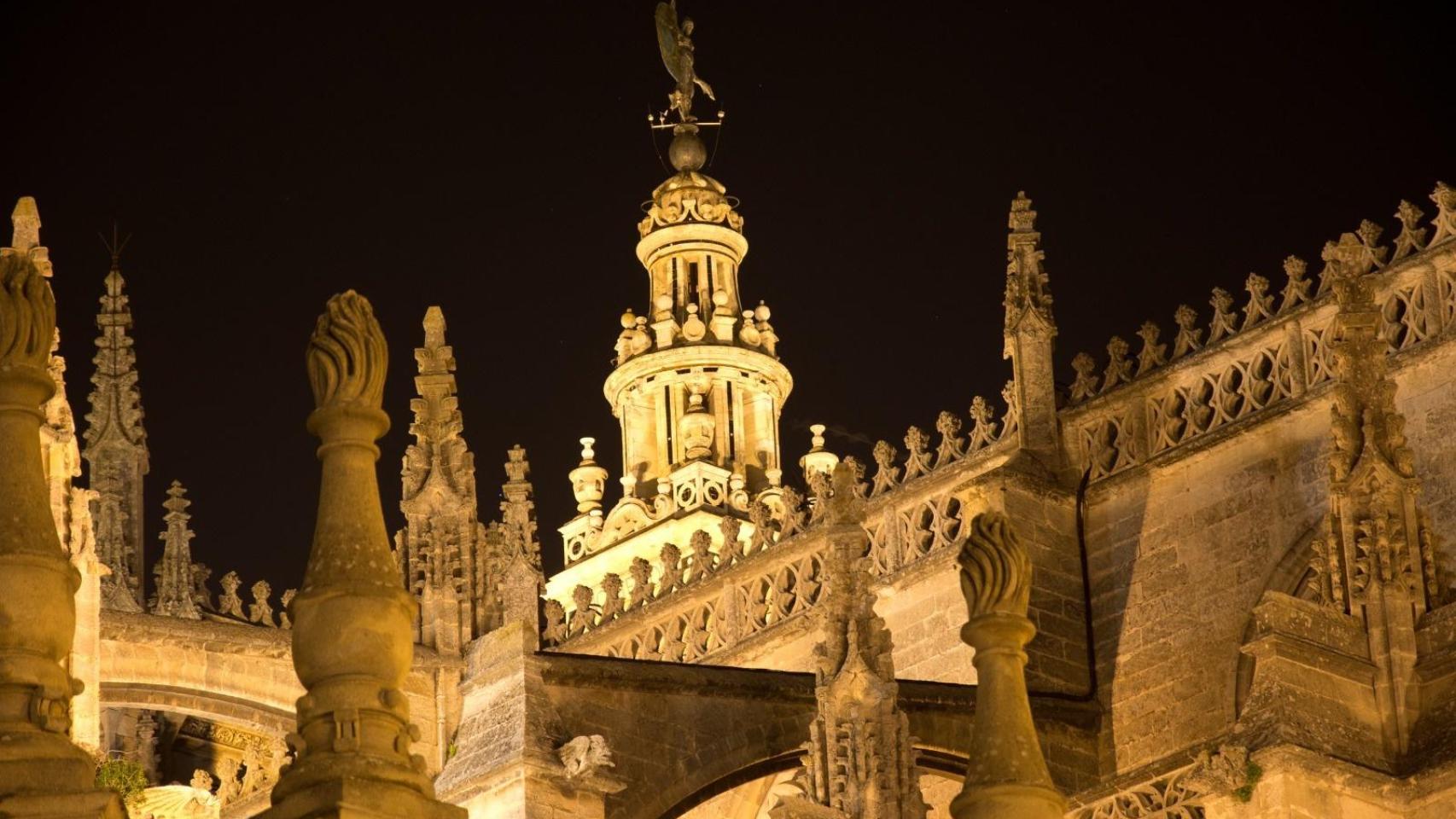 La Giralda de noche.