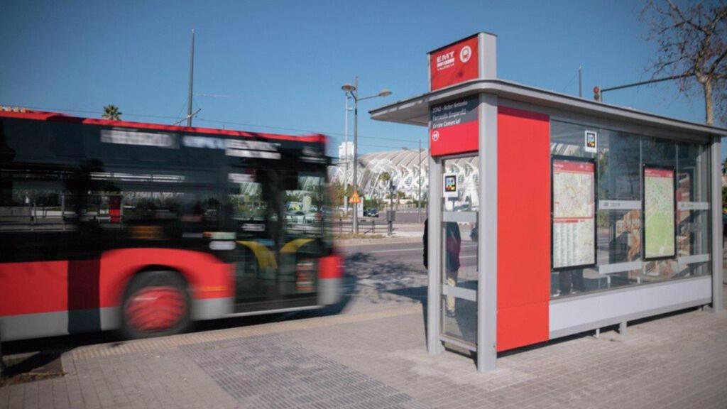 Parada de autobús de la EMT Valencia. Ayuntamiento de Valencia