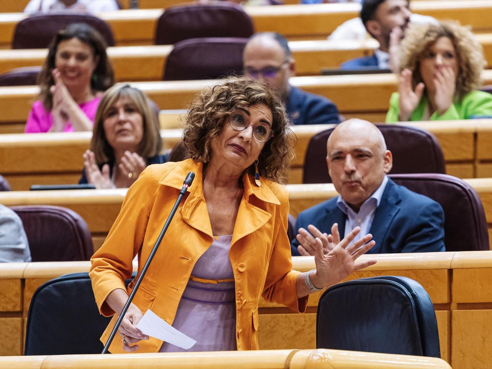 La ministra de Hacienda, María Jesús Montero, este martes en la sesión de control al Gobierno en el Senado.