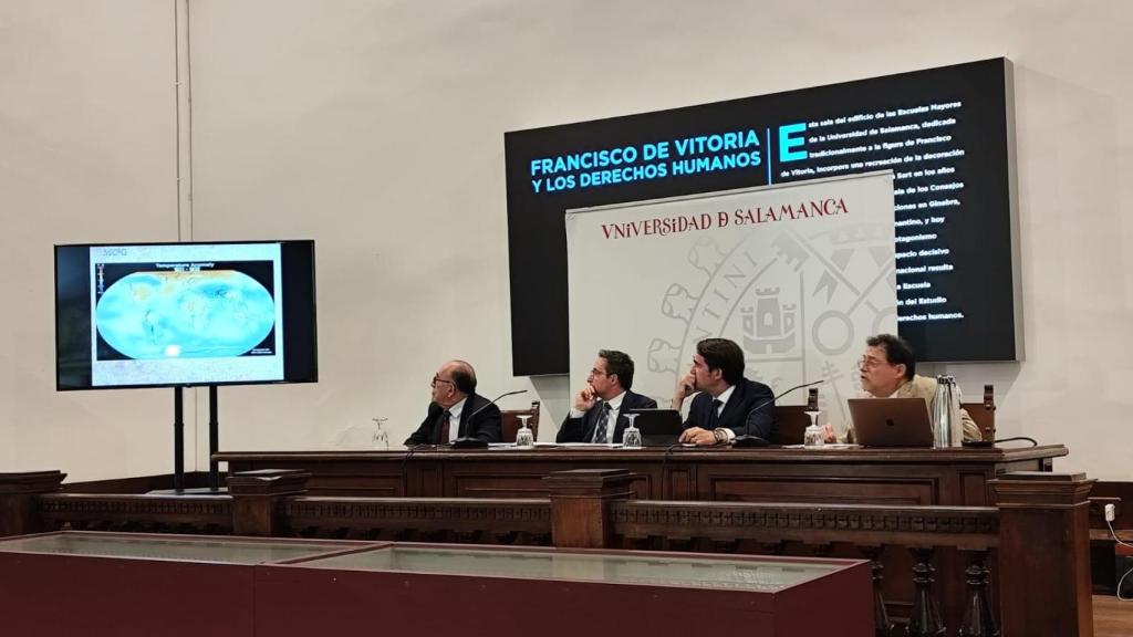 Presentación del proyecto en el Aula Francisco de Vitoria de las Escuelas Mayores