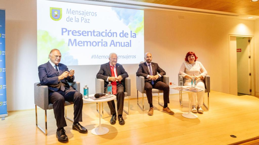 Pedro Piqueras, Padre Ángel, Sergio Mella y Yolanda Fernández (izquierda a derecha).