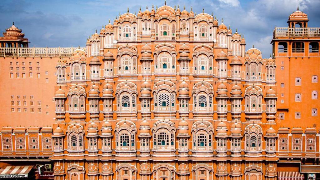 Una fotografía del Sheesh Mahal o Palacio de los Espejos.