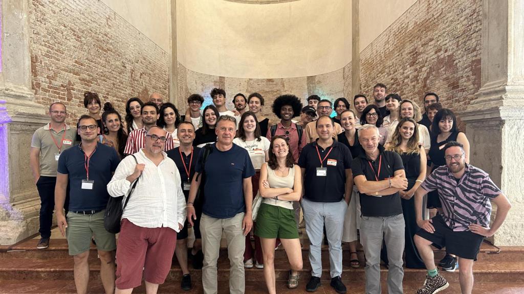 Equip d’investigació amb els participants en l’Innovation Camp del projecte celebrat a Venècia el mes de juliol de 2023.