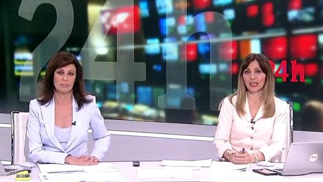 Beatriz Pérez-Aranda y Ángeles Bravo, durante el informativo del Canal 24 Horas de RTVE.
