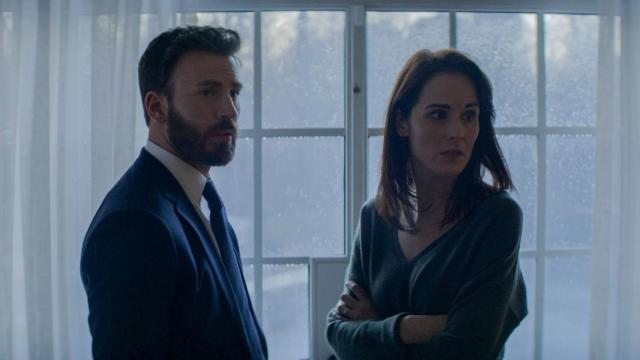 Esta serie con Chris Evans y Michelle Dockery solo tiene ocho episodios y es el mejor thriller legal reciente