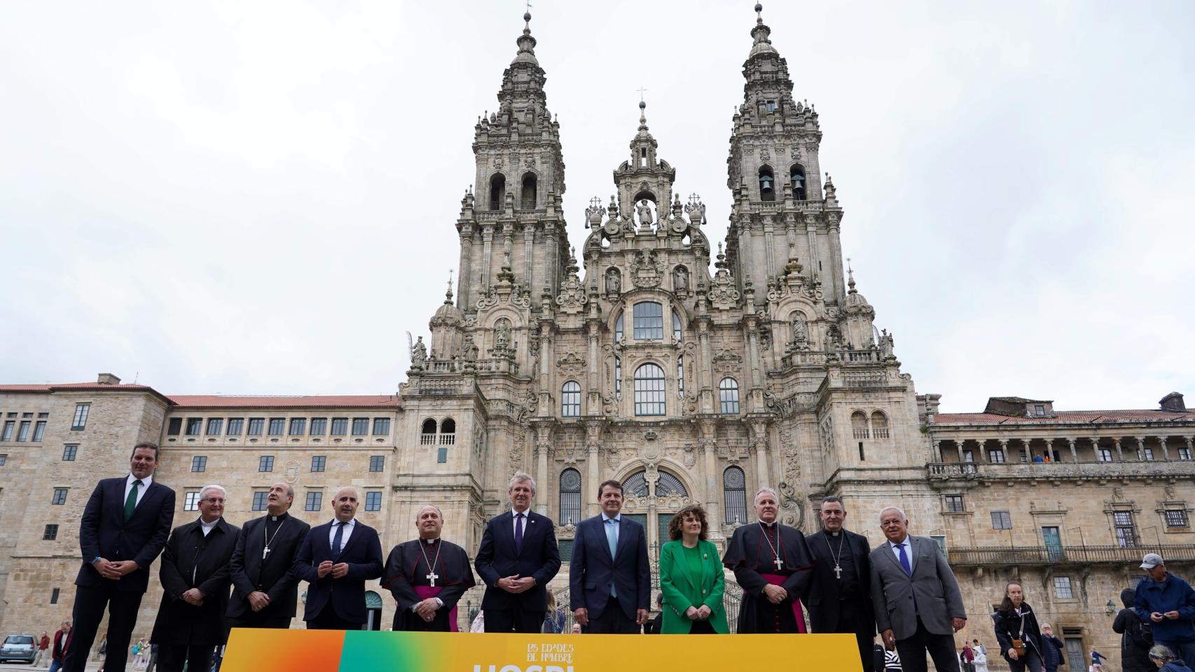 Inauguración de la exposición 'Hospitalitas' de Las Edades del Hombre en Santiago de Compostela, este miércoles. Participan los presidentes de la Junta de Castilla y León y la Xunta de Galicia, Alfonso Fernández Mañueco y Alfonso Rueda; el arzobispo de Burgos, en representación de la Fundación, Mario Iceta; el arzobispo de Santiago, Francisco José Prieto, y la alcaldesa de Santiago, Goretti Sanmartín