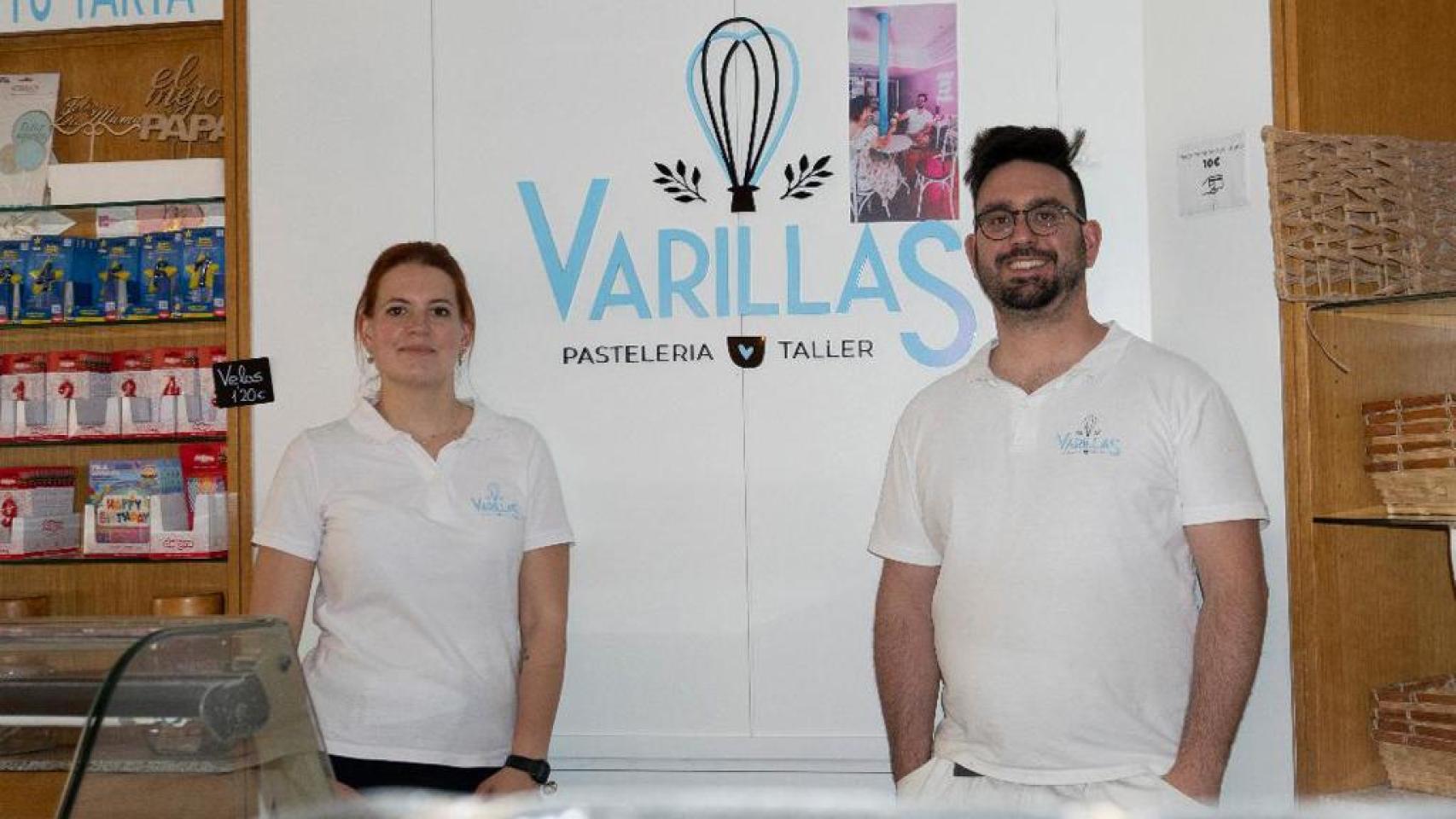 Jorge y Rebeca en la Pastelería Varillas de Peñafiel