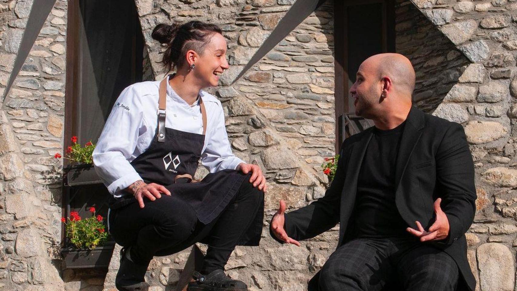 Iris y Bruno Jordán, en su restaurante Ansils, en el valle de Benasque.