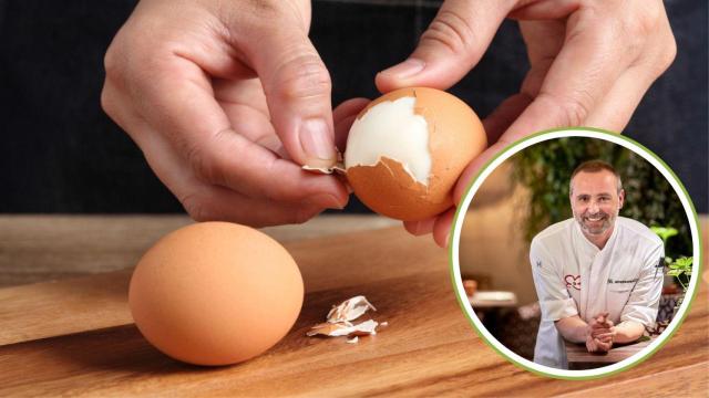 Pelar huevos cocidos.
