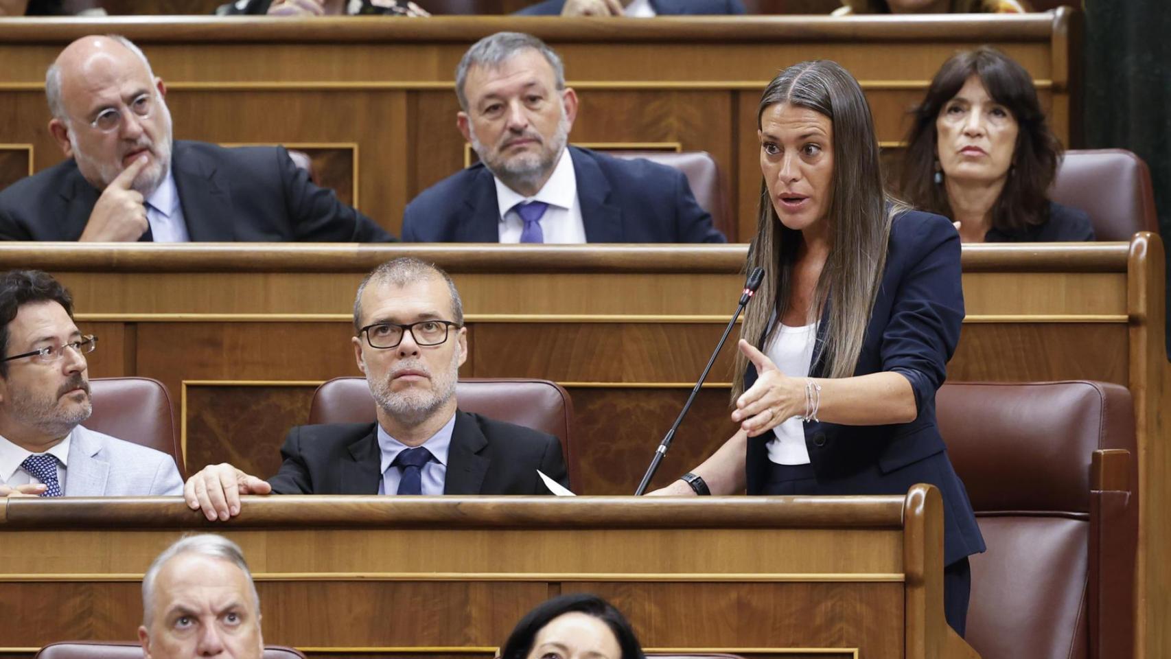 La portavoz de Junts, Miriam Nogueras, interviene durante la sesión de control que se celebra este miércoles en el Congreso de los Diputados